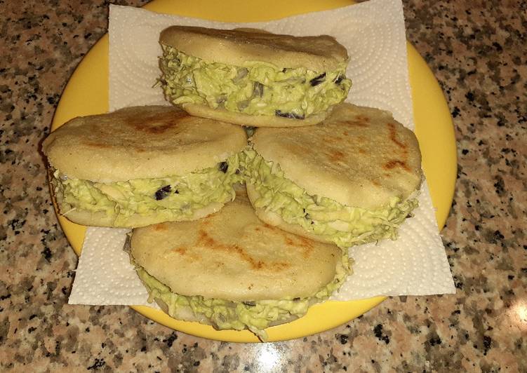 How to Prepare Quick Arepas reina pepiadas