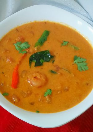 A picture of Restaurant style Prawn curry.