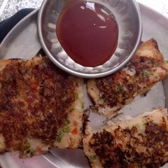 A picture of Suji bread sandwich.