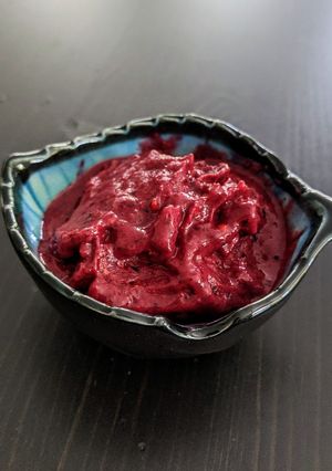 A picture of Delicious low-sugar homemade ice-cream.