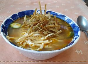 Una foto de Sopa de lima a mi manera