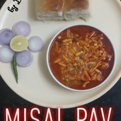 ❤Misal Pav❤ A picture of ❤Misal Pav❤.