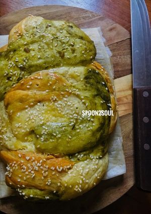 A picture of Tri-colour Braided Bread.