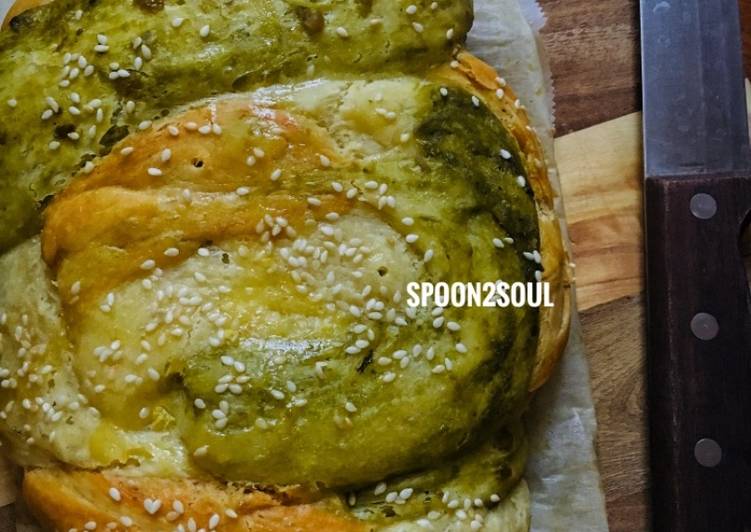 Tri-colour Braided Bread