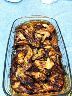 Una foto de Alas de pollo con miel y salsa de soja