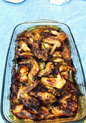 Una foto de Alas de pollo con miel y salsa de soja