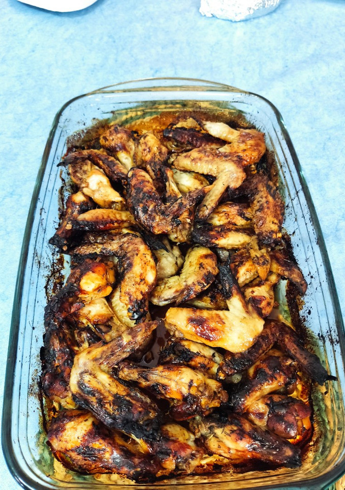 Una foto de Alas de pollo con miel y salsa de soja