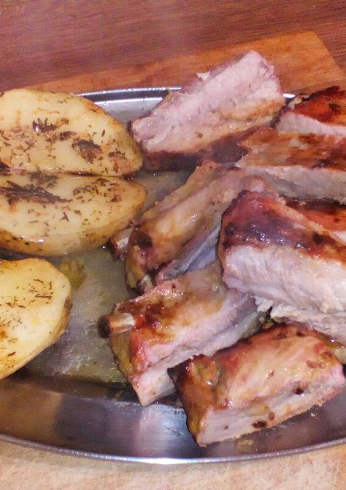 Una foto de Costillas a la sidra y mostaza🍖🍾