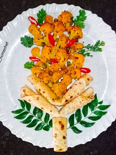 ફ્લાવર વટાણાનું શાક (Cauliflower Peas Sabji Recipe In Gujarati) રેસીપી મુખ્ય ફોટો