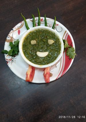 A picture of Indian Hari Dhaniya Chutney.