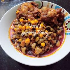 A picture of Beans and corn porridge.