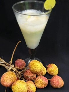 A picture of Lychee lemon mojito.