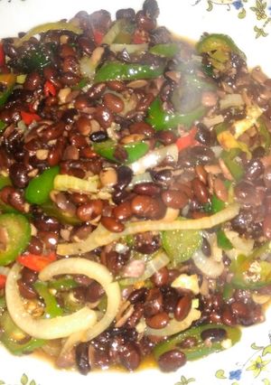 Foto resep Tumis kedelai item (ampas kecap) pedaasss