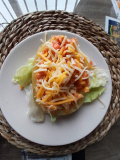 Una foto de Patatas rellenas marinera (cena o almuerzo frío y #fácil)