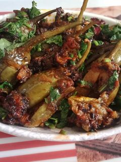 भरवा बैंगन की सब्जी (bharva baingan ki sabzi recipe in hindi) रेसिपी मुख्य फोटो