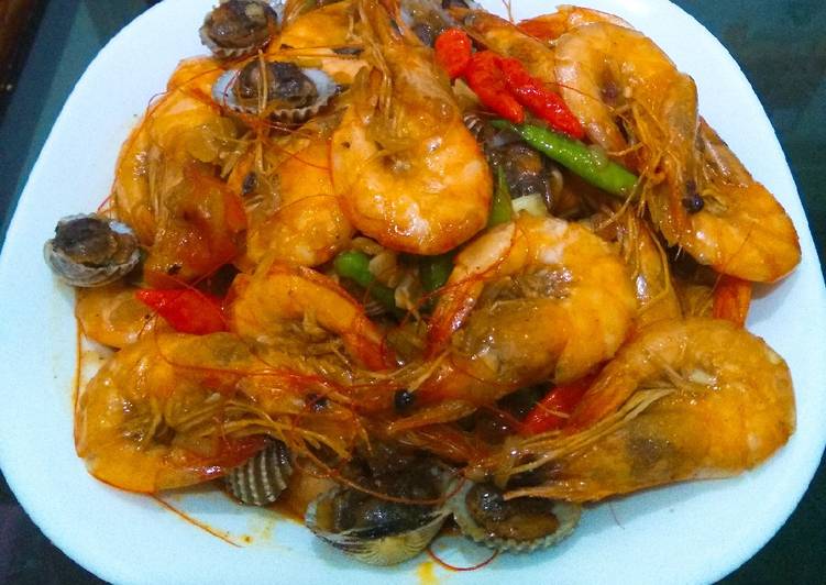 Udang and kerang dara masak saos tiram