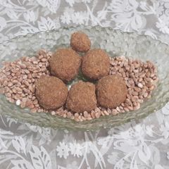 A picture of Falahari ladoo.