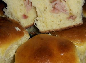 Una foto de Pancitos de leche rellenos de jamón y queso!