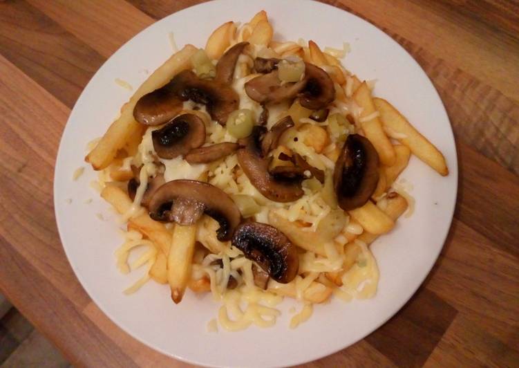 Cheesy fries with mushroom