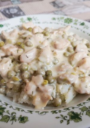 Tejfölös zöldborsós csirkeragu recept fotója