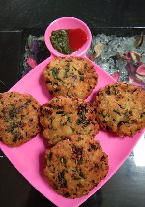 A picture of Palak poha tikki.
