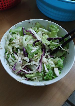 Hình của món Salad Bắp cải trắng, tím và xà lách.