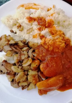 O poză a rețetei Orez cu legume și sos picant.
