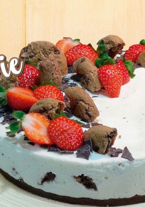Foto principal de Tarta de yogur y queso con galletas cookies SIN HORNO