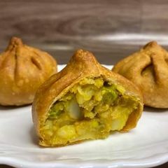 A picture of Modak Samosa.