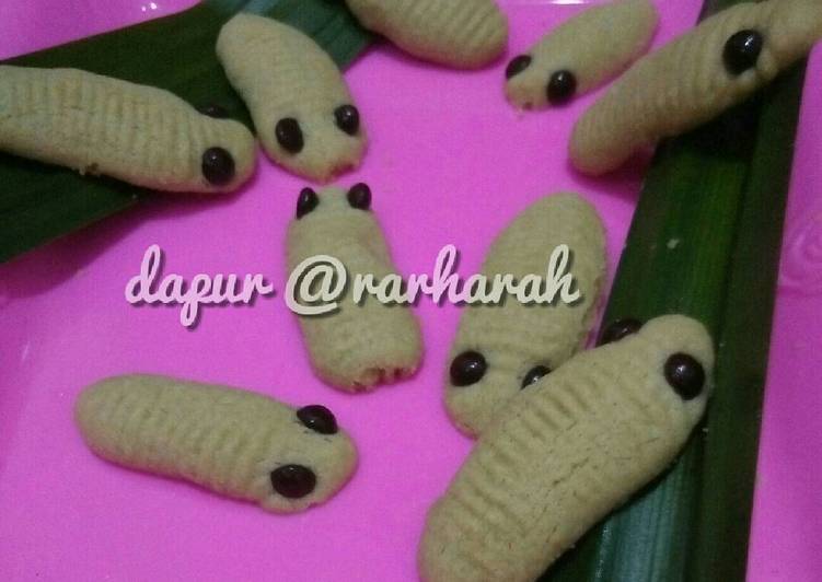 Caterpillar cookies green tea