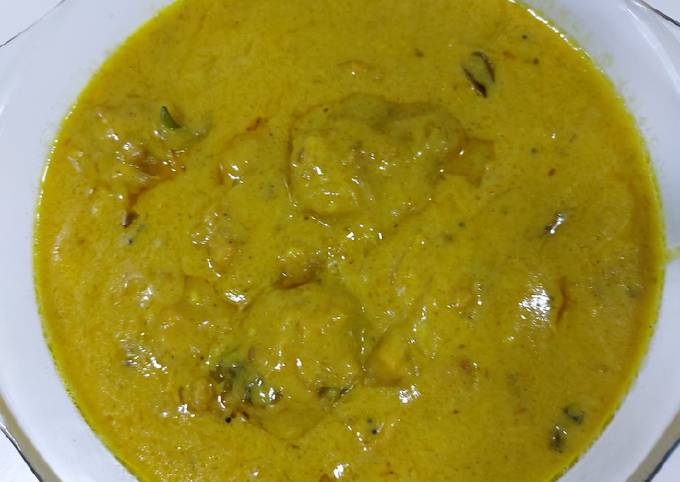 Kadhi pakoda Recipe by Nargis shaikh Shaukat - Cookpad