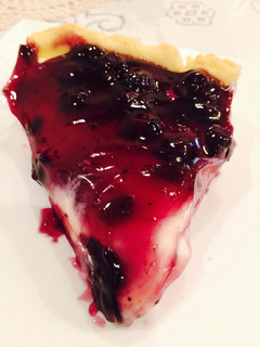 A picture of Blueberry sour cream Pie.
