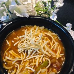 A picture of Chinese chopsuey.