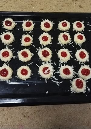 Foto resep Kue thumbprint stroberi keju🍓🤤