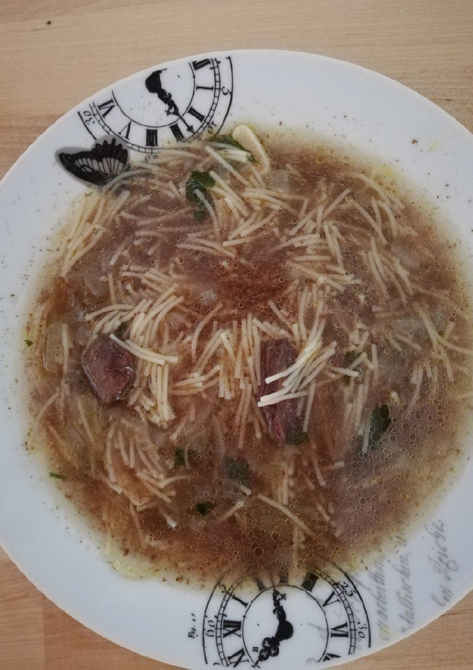 Una foto de Sopa de higadillos y menudillos