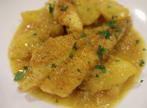 Foto principal de Cazuela de patatas y rape al azafrán