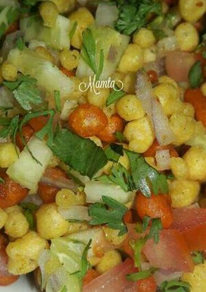 A picture of Boondi Bhel.