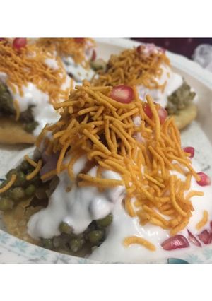 A picture of Sev Papri Chat.