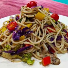 A picture of Veg spaghetti salad.