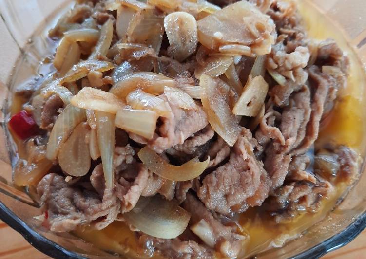 Slice beef teriyaki sauce