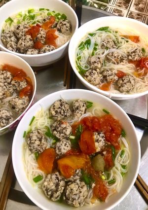 Hình của món Bún mọc.