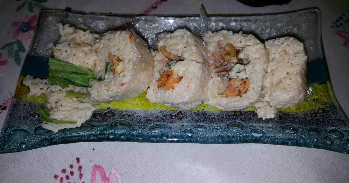 Arrollado De Arroz Relleno (Sushi Economico) Receta de Hu Lanzi