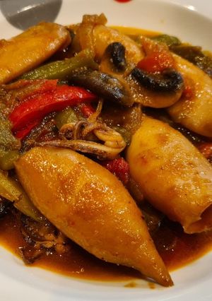 Una foto de Chipirones guisados con pimientos