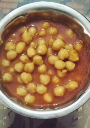 छोले मसाले (chole masale recipe in Hindi) रेसिपी मुख्य फोटो