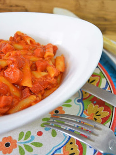 Una foto de Macarrones con chorizo y algo más (receta de mi abuela)