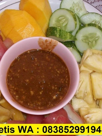 Langkah Gampang Menyiapkan Resep Rujak Petis Madura yang Enak Banget Anti Ribet, Lezat
