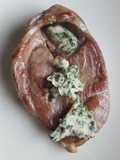 Tranche de gigot d'agneau et son beurre salé à la menthe