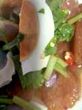 ยำกุนเชียงไข่เค็ม