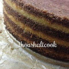 A picture of Many Layer cake/Tree cake.
