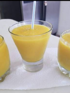 Una foto de Batido de mangos 🥭🥭🥭
